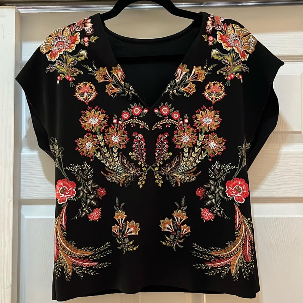 Zara v neck boxy floral top